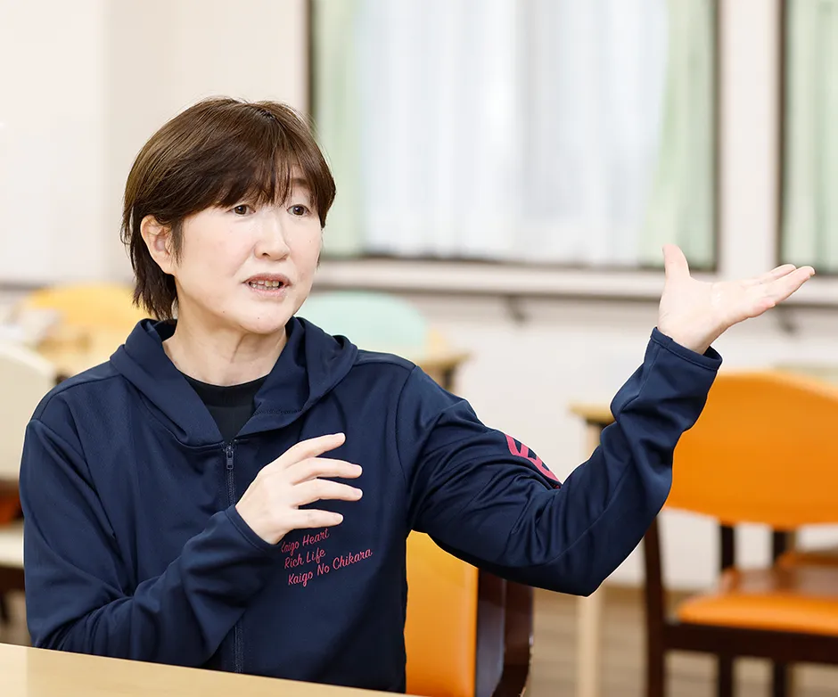 介護士［住宅型有料老人ホーム］ Y.Yさんインタビューの様子（1）